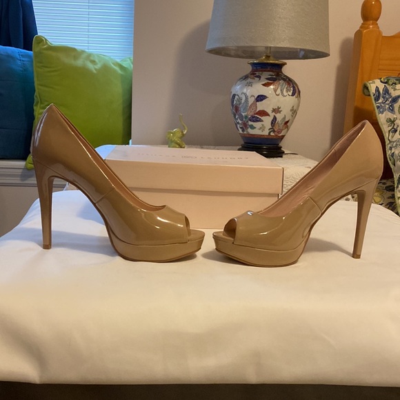 Nude Peep Toe Pumps Sz 8 by Chinese Laundry New in Box - Picture 5 of 11